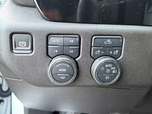 Used 2025 Chevrolet Silverado 1500 RST w/ Z71 Off-Road Package AWD/4WD image 20