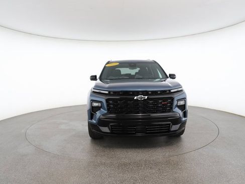 Used 2025 Chevrolet Traverse RS image 30
