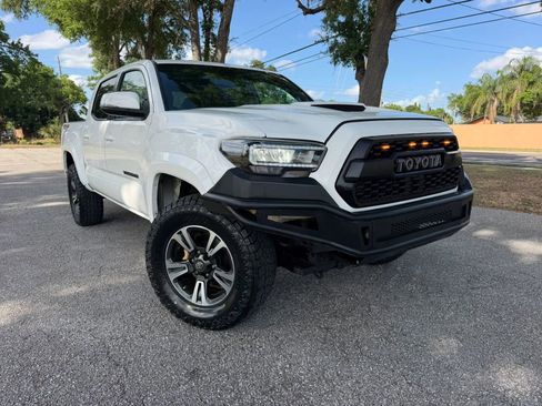 Used 2019 Toyota Tacoma TRD Sport w/ Technology Package AWD/4WD image 2