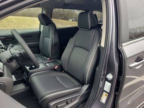 New 2026 Honda Odyssey Touring image 19