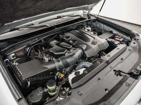 Used 2019 Toyota 4Runner SR5 RWD image 45