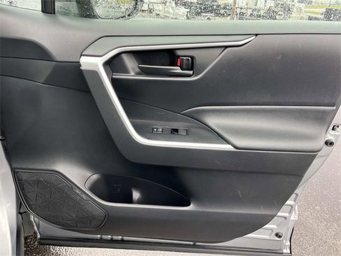 Used 2020 Toyota RAV4 LE image 24