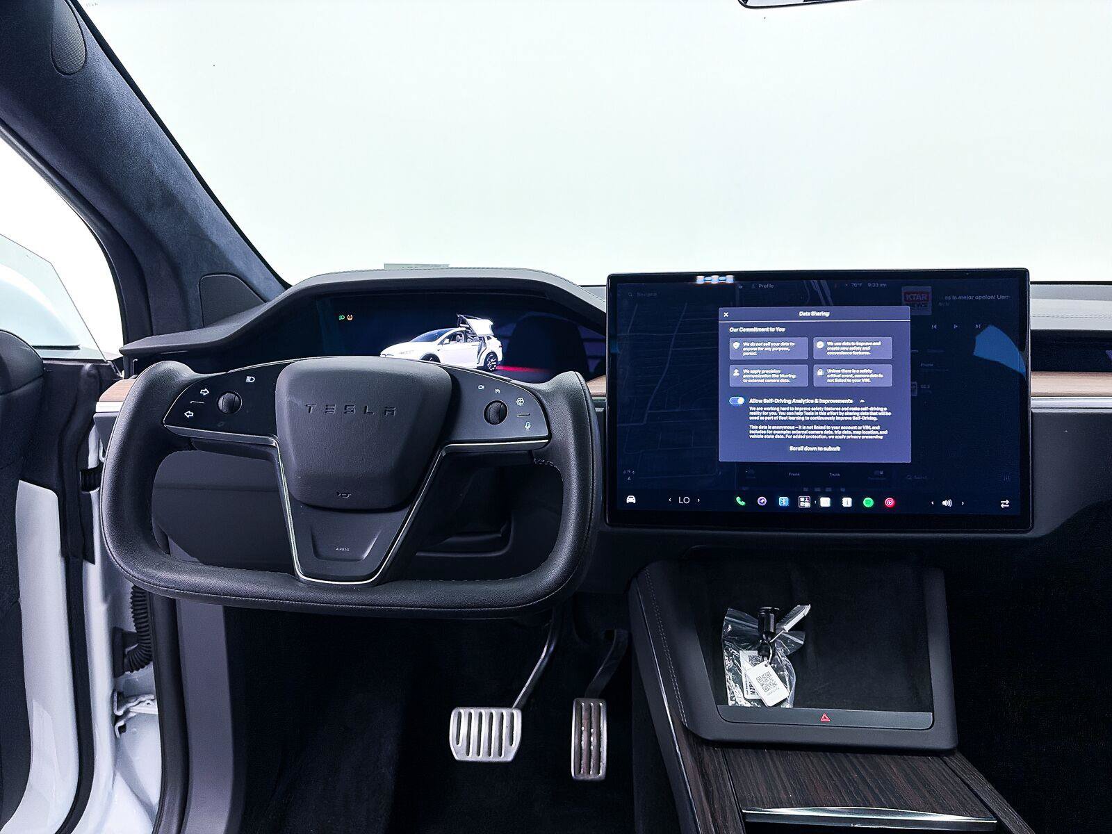 Used 2023 Tesla Model X AWD/4WD image 5