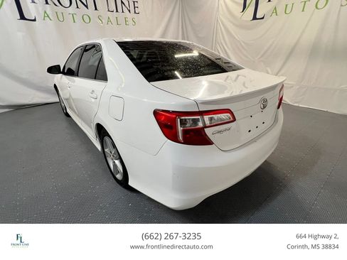 Used 2012 Toyota Camry SE FWD image 5