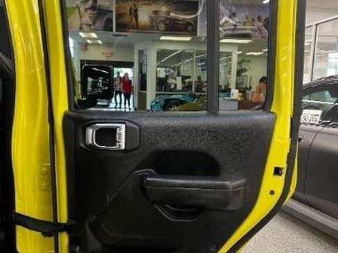 Used 2023 Jeep Wrangler Unlimited w/ Cold Weather Group AWD/4WD image 32