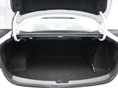 Used 2024 Chevrolet Malibu LT image 32