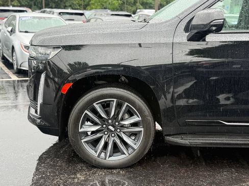 Used 2024 Cadillac Escalade Sport AWD/4WD image 2