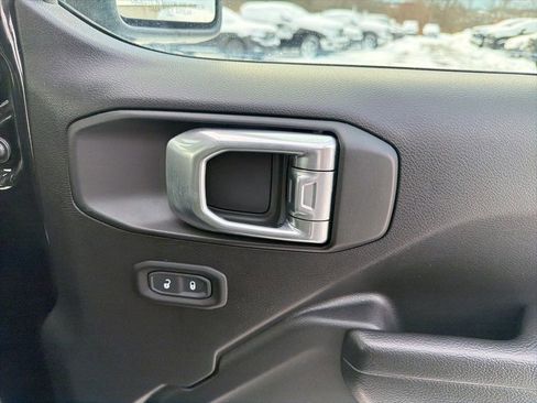 Used 2024 Jeep Wrangler Unlimited w/ Convenience Group image 20