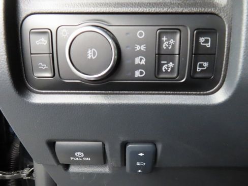 Used 2025 Ford F350 Platinum w/ FX4 Off-Road Package image 60