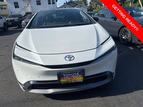 Used 2025 Toyota Prius Limited w/ Limited Premium Package FWD image 8
