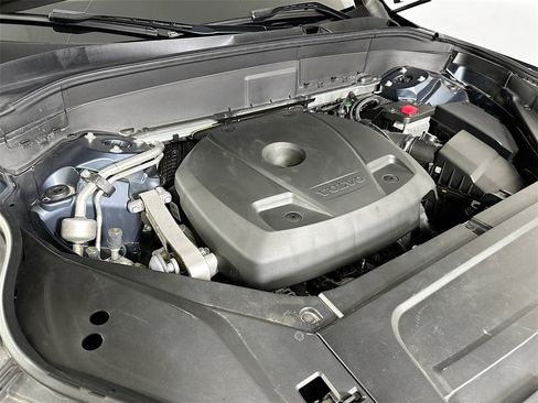 Used 2020 Volvo XC90 T5 Momentum w/ Protection Package Premier image 26