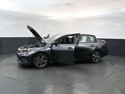 Used 2024 Kia Forte LXS FWD image 27