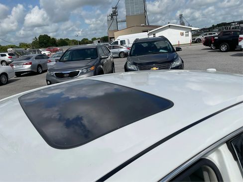 Used 2012 Toyota Avalon Limited FWD image 11