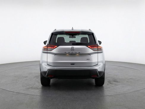 Used 2025 Nissan Rogue SV image 7