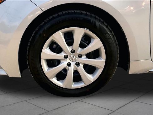 Used 2024 Toyota Corolla LE FWD image 11