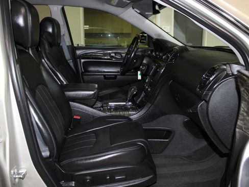 Used 2013 Buick Enclave Leather FWD image 28