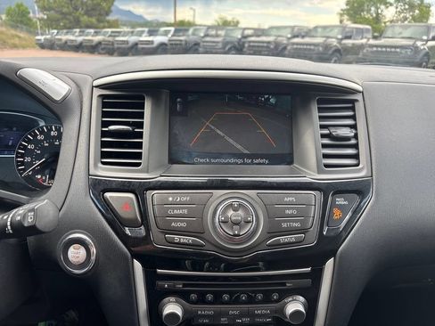 Used 2020 Nissan Pathfinder SV AWD/4WD image 17