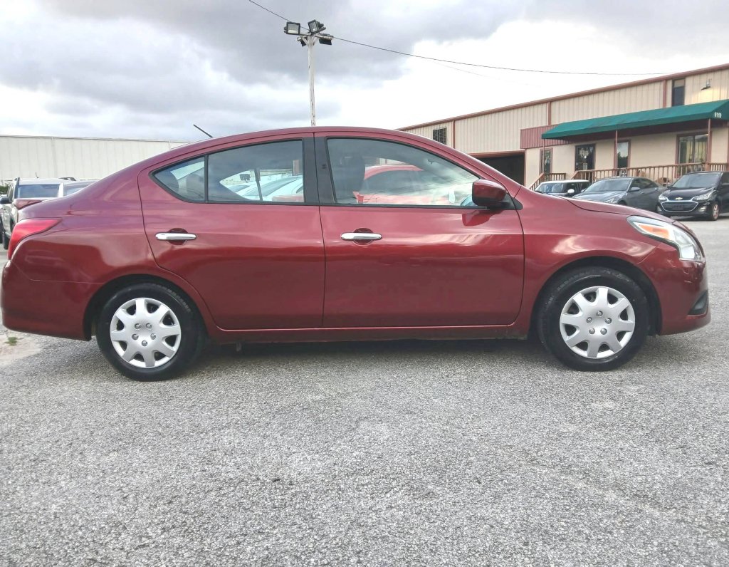 Used 2018 Nissan Versa SV FWD image 8