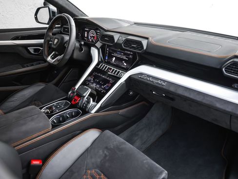 Used 2020 Lamborghini Urus AWD/4WD image 20