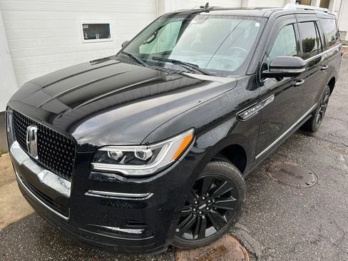 Certified 2023 Lincoln Navigator L Reserve AWD/4WD image 1
