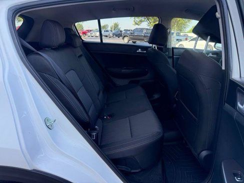 Used 2022 Kia Sportage LX FWD image 4