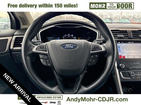 Used 2019 Ford Fusion SE image 12