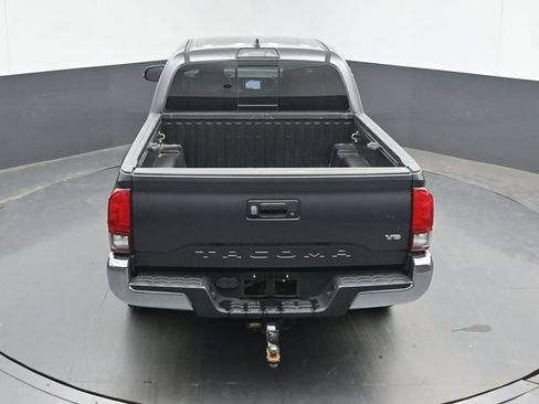 Used 2019 Toyota Tacoma TRD Off-Road AWD/4WD image 37
