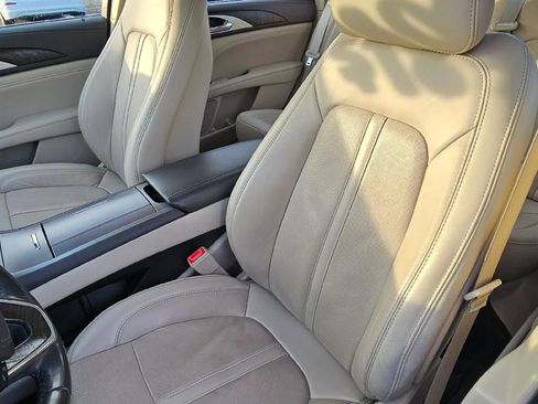 Used 2019 Lincoln MKZ Reserve image 10