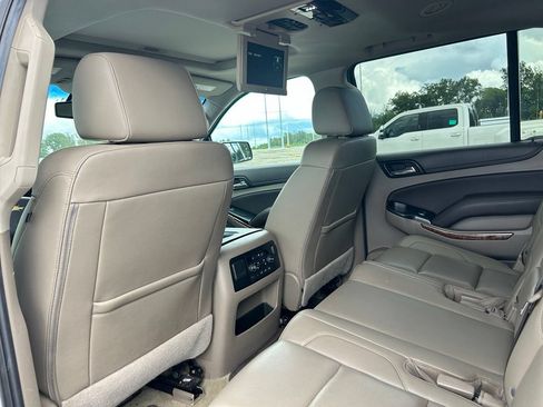 Used 2017 Chevrolet Suburban Premier AWD/4WD image 16