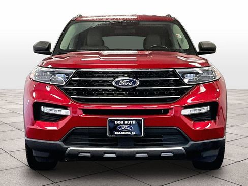 Used 2020 Ford Explorer XLT w/ Equipment Group 202A image 3