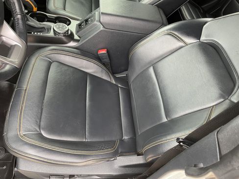 Used 2022 Ford Bronco Badlands image 10