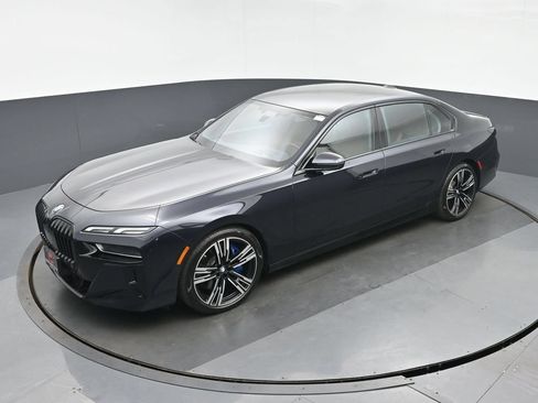 Used 2023 BMW 760i xDrive w/ Luxury Rear Seating Package AWD/4WD image 35