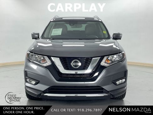 Used 2019 Nissan Rogue SL image 2