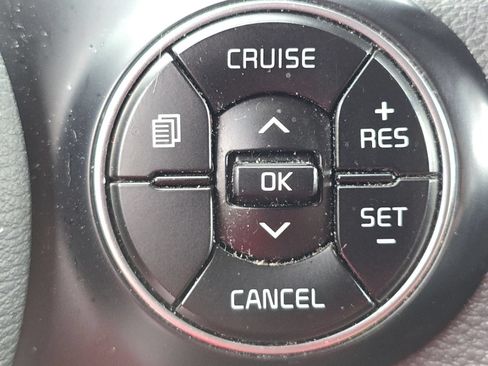 Used 2022 Kia Soul LX w/ Technology Package FWD image 7