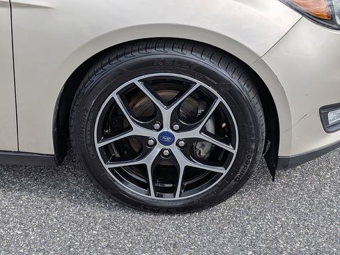 Used 2017 Ford Focus SEL FWD image 10