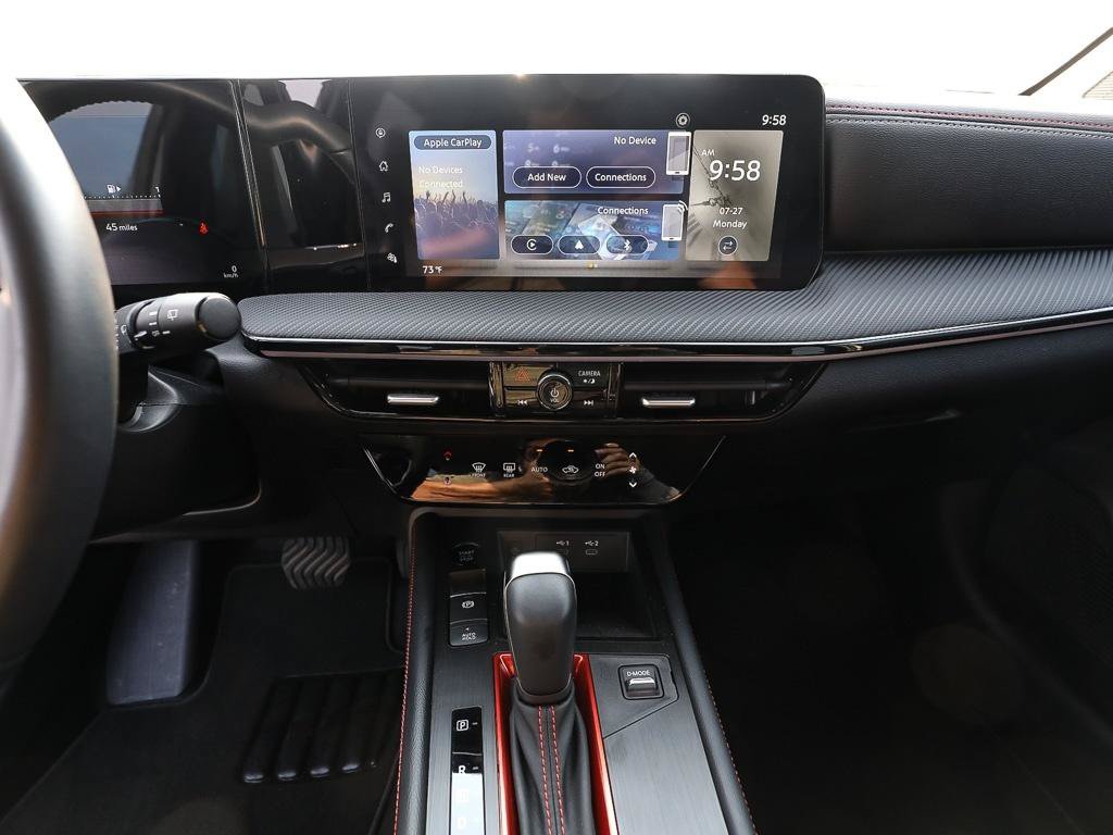 Used 2025 Nissan Kicks SR FWD image 16