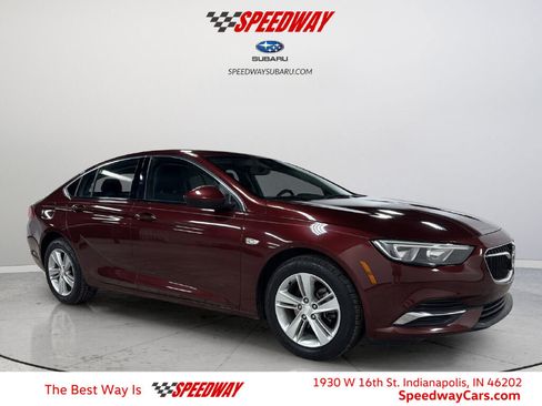 Used 2018 Buick Regal Preferred image 1