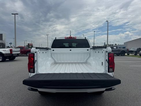 Used 2024 Chevrolet Colorado LT RWD image 17