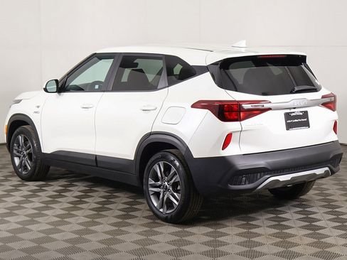 Used 2023 Kia Seltos LX image 7