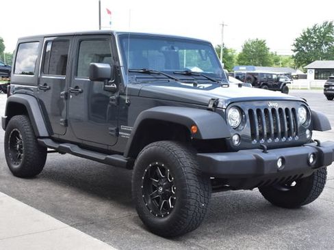 Used 2017 Jeep Wrangler Unlimited Sport w/ Quick Order Package 24S AWD/4WD image 9