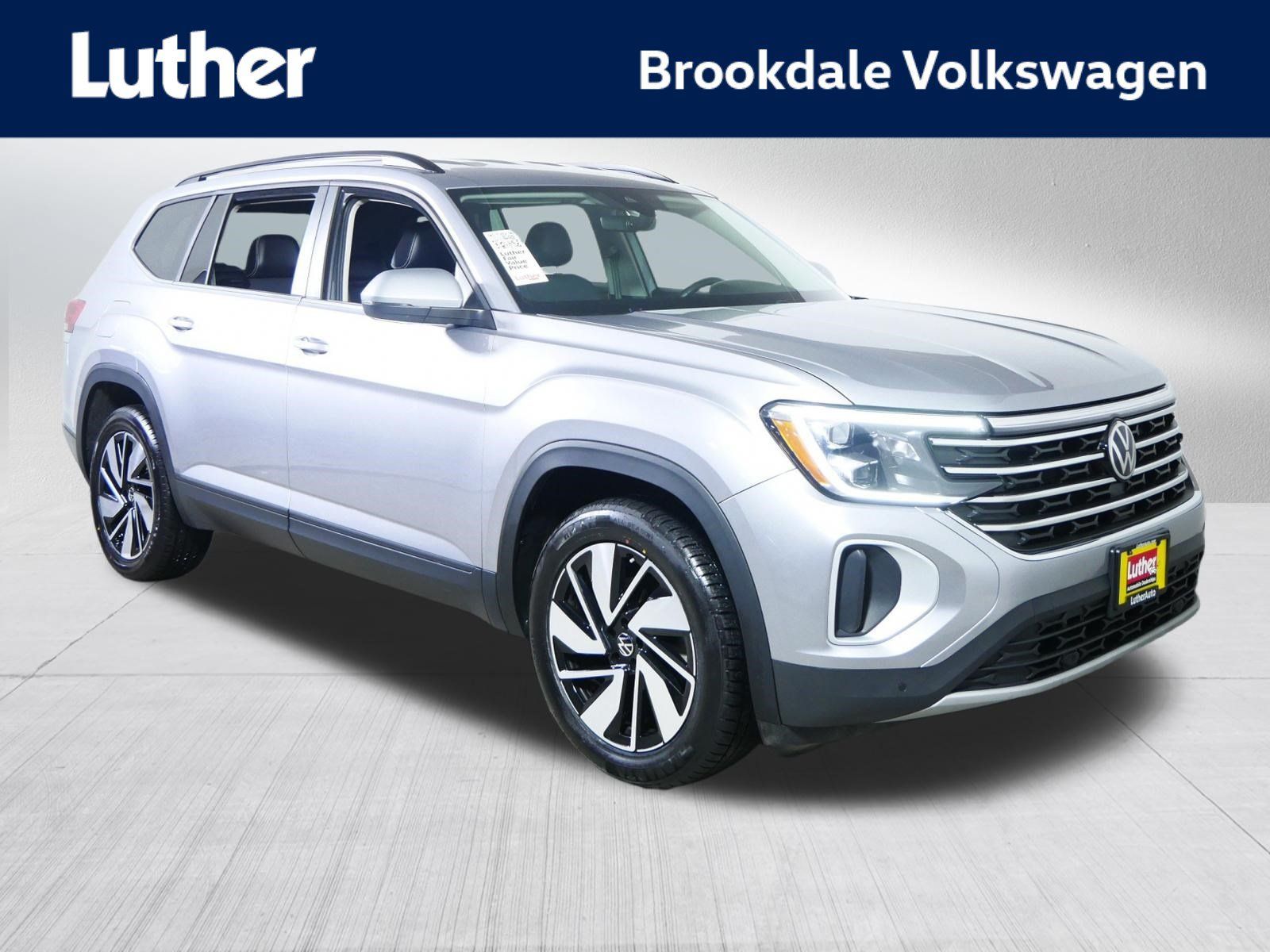 Used 2024 Volkswagen Atlas SE AWD/4WD image 1