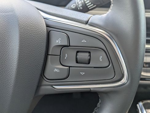 Used 2024 Buick Envista Sport Touring image 28