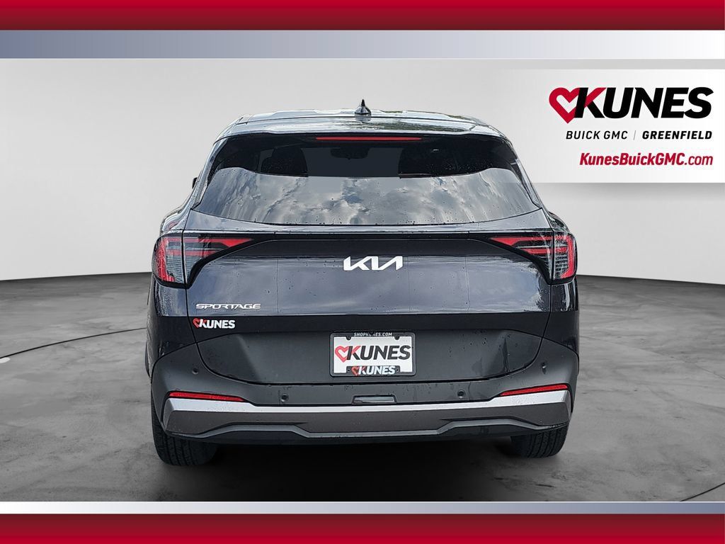 Used 2026 Kia Sportage LX FWD image 9