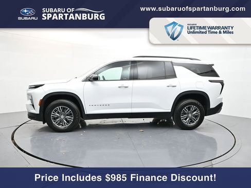 Used 2024 Chevrolet Traverse LT image 4