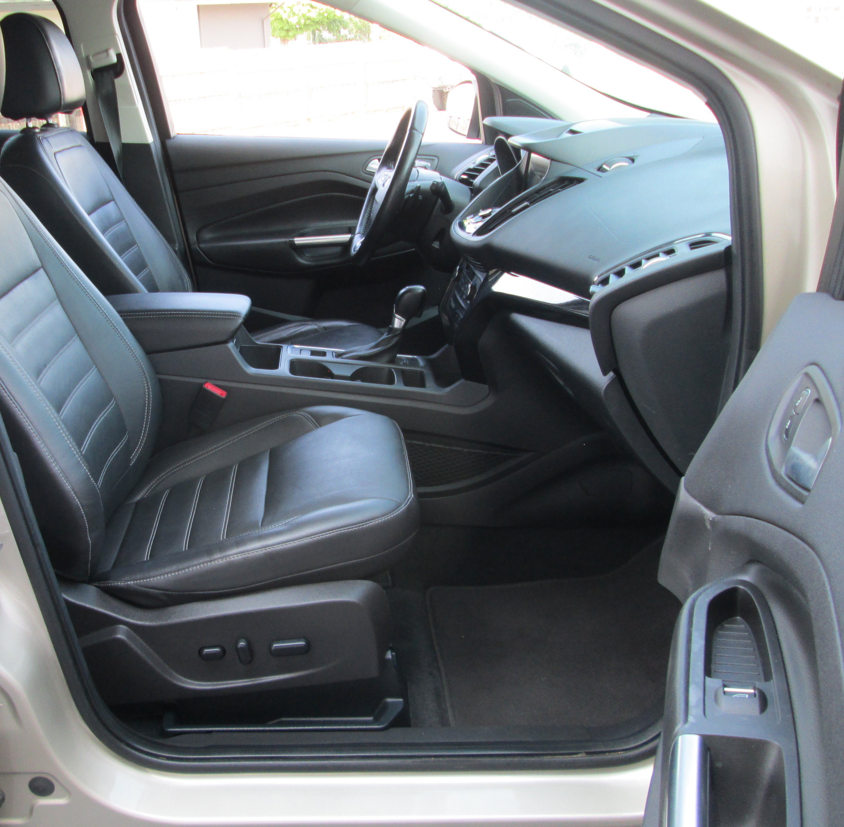 Used 2017 Ford Escape Titanium AWD/4WD image 11