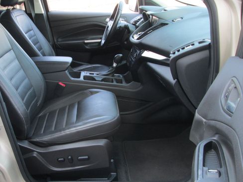 Used 2017 Ford Escape Titanium AWD/4WD image 11
