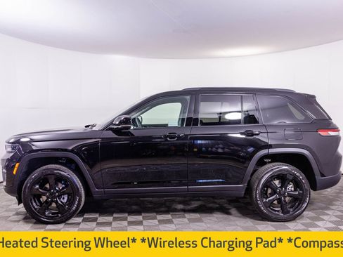 New 2025 Jeep Grand Cherokee Altitude image 14