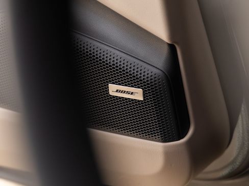 Certified 2025 Porsche Macan Electric RWD image 23