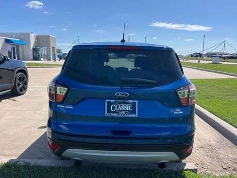 Used 2017 Ford Escape SE FWD image 4