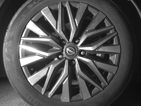 Used 2025 Nissan Altima 2.5 SV FWD image 13
